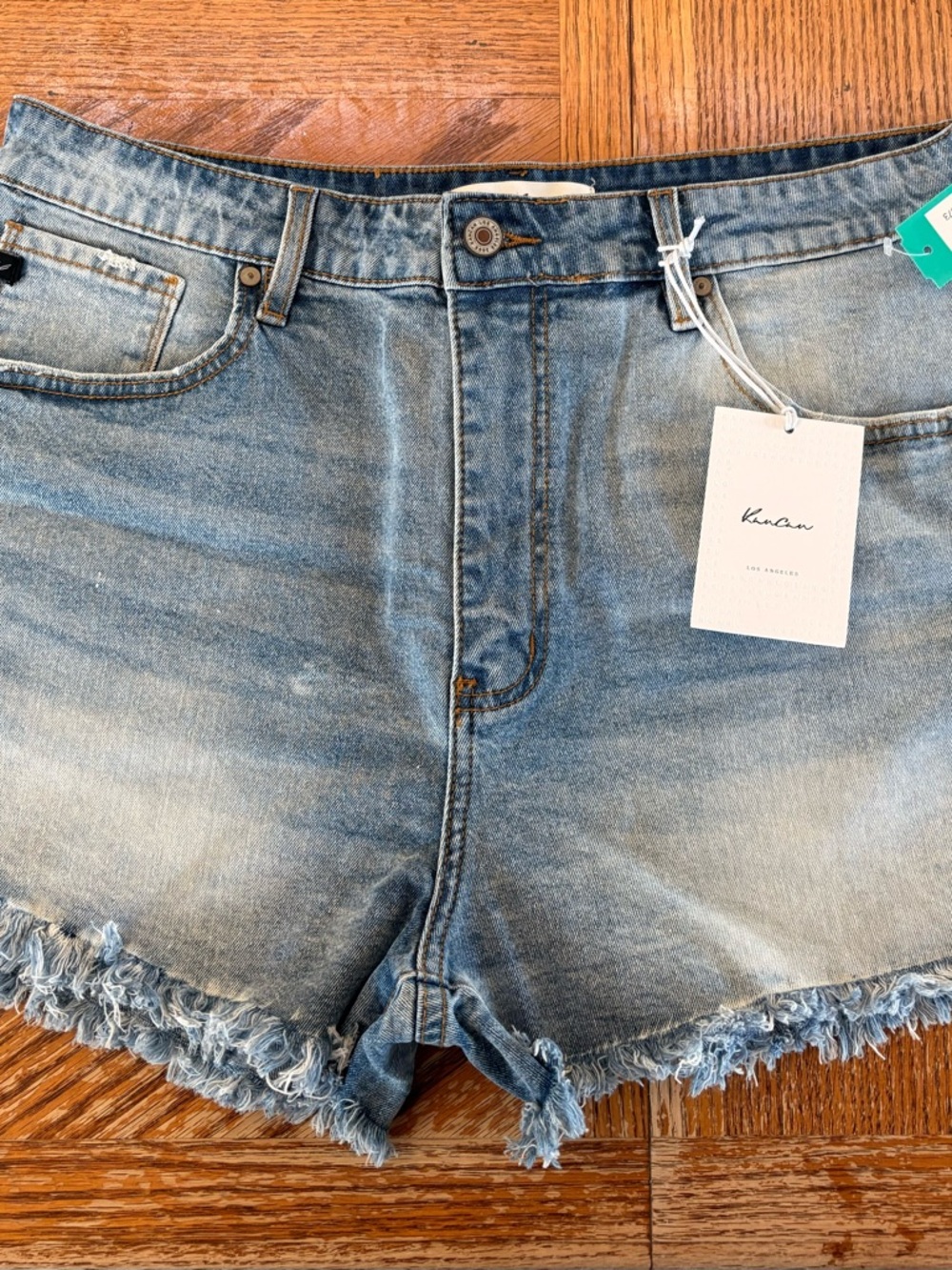 KanCan Midrise Distressed Hem Denim Jean Shorts Size 14 NWT 32 Waist